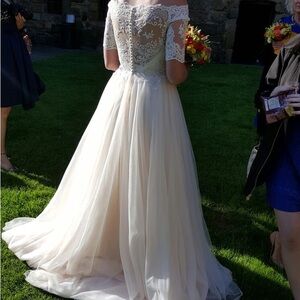 Elegant Lace Wedding Dress